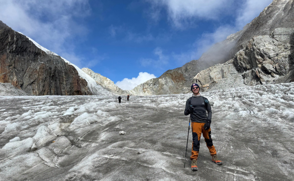 glacier-walk-during-ebc-gokyo