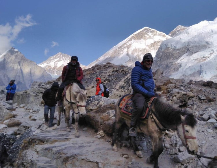 horse-riding-in-Everest-Base-Camp