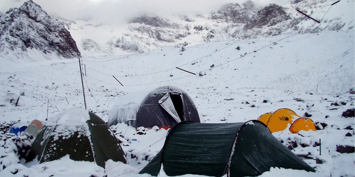 Everest-Base-camp-in-winter