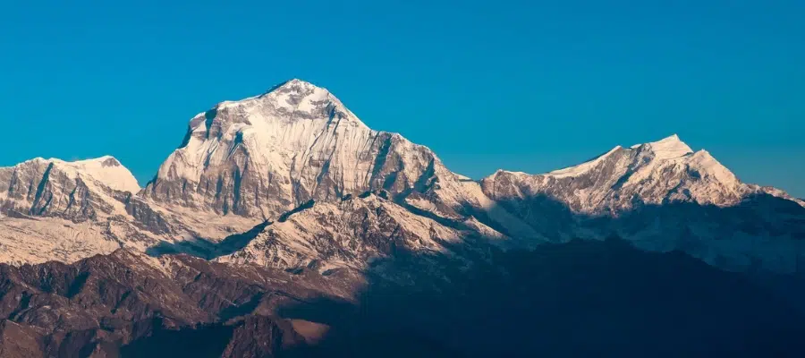 sunny-day-in-Annapurna-Circuit-Trek