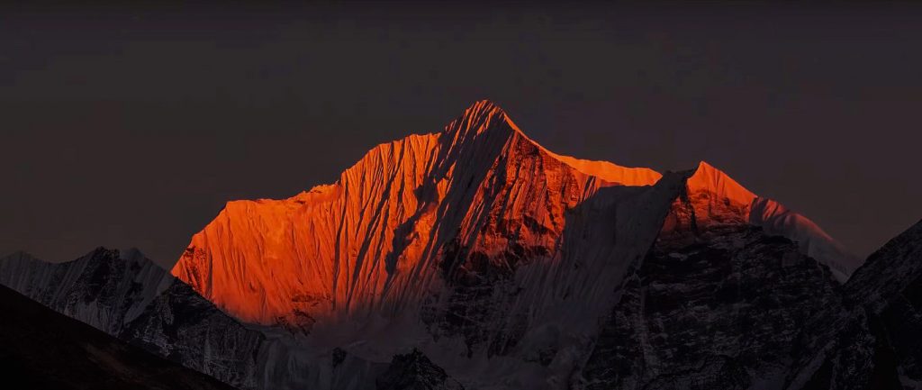 sunset-in-Langtang-valley
