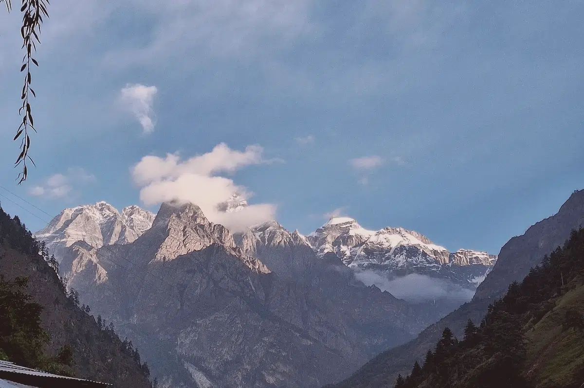 trek-to-deng-from-jagat