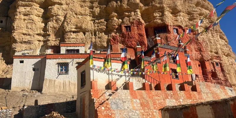 upper-mustang-trek-scenery