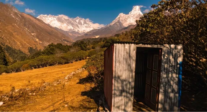 toilet-in-trekking-areas-like-ebc-abc